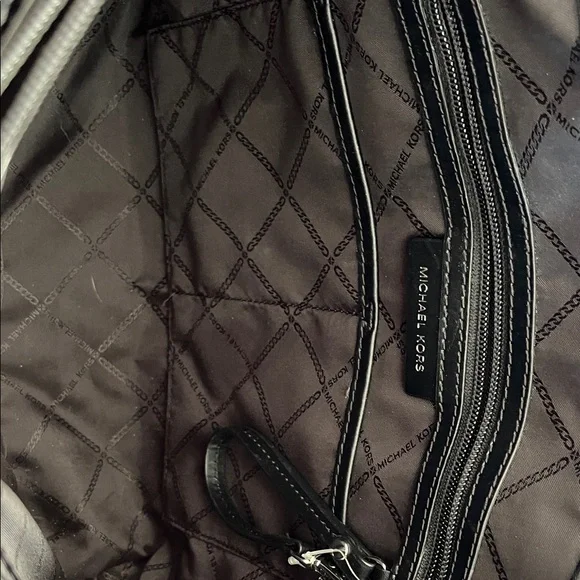 Michael Kors Voyager East West Tote - Picture 7 of 10